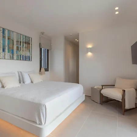 Celestial * Santa Maria (Paros)