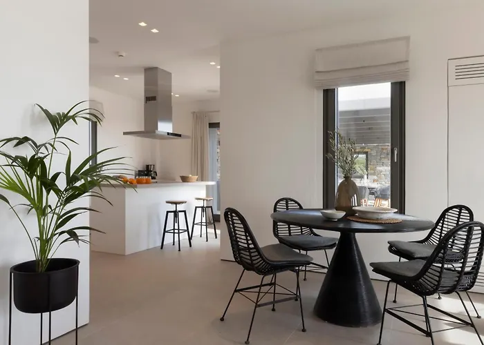 Celestial * Santa Maria (Paros)