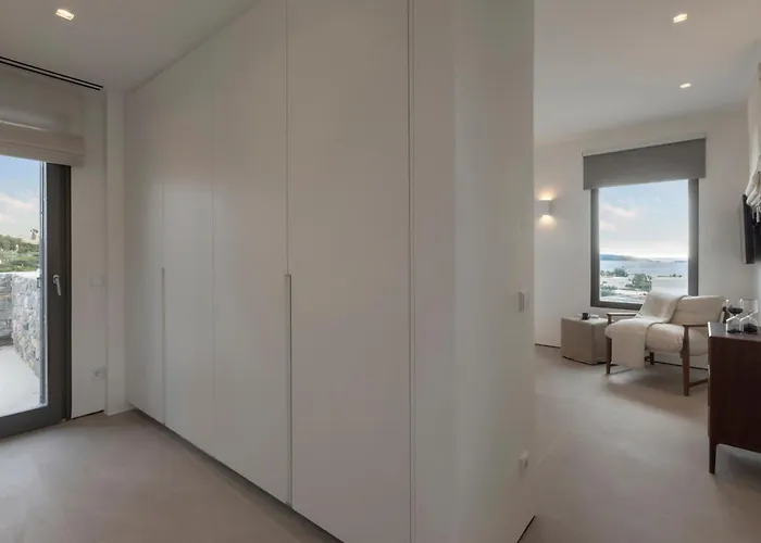 Celestial * Santa Maria (Paros)