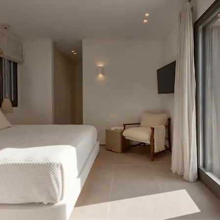 Celestial Santa Maria (Paros)